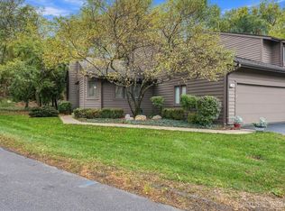 110 Elmtree Ct, Saint Charles, IL 60174