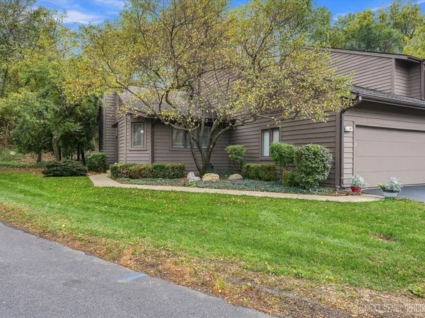 110 Elmtree Ct, Saint Charles, IL 60174