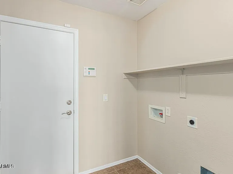 410 E Kent Ave — Photo 17