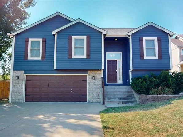 3401 Tillerman Dr, Lawrence, KS 66049