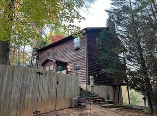 520 Johnson Ln, Gatlinburg, TN 37738