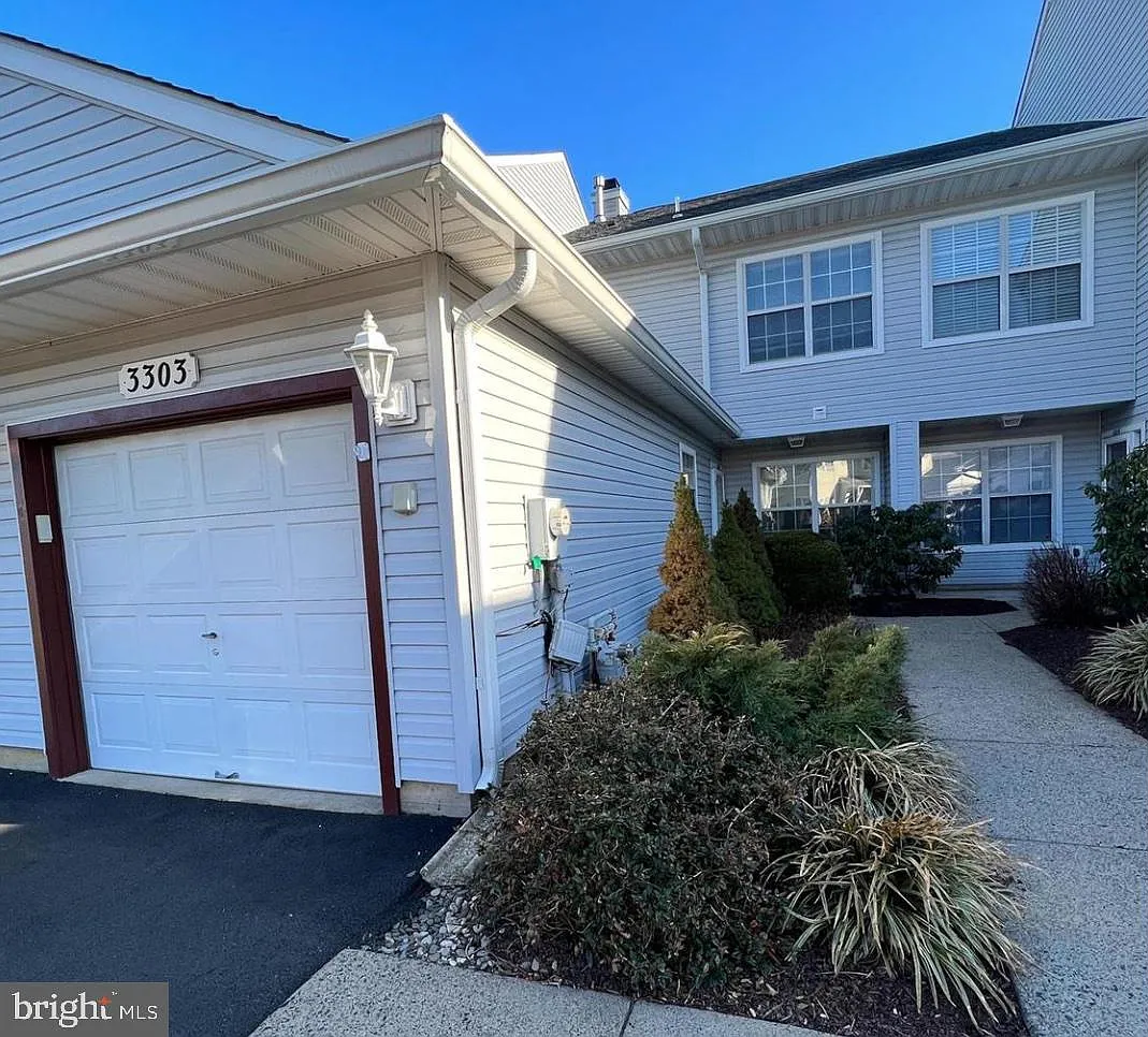 2 bed, 2.5 bath, 1300 sqft, $2,750 — Photo 1