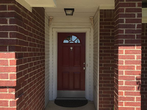 2nd image of 4014 Carolyn Dr