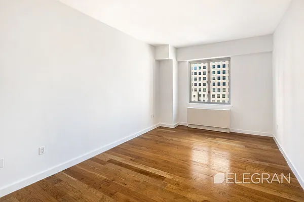 Sold by (Legacy) Elegran | media 6