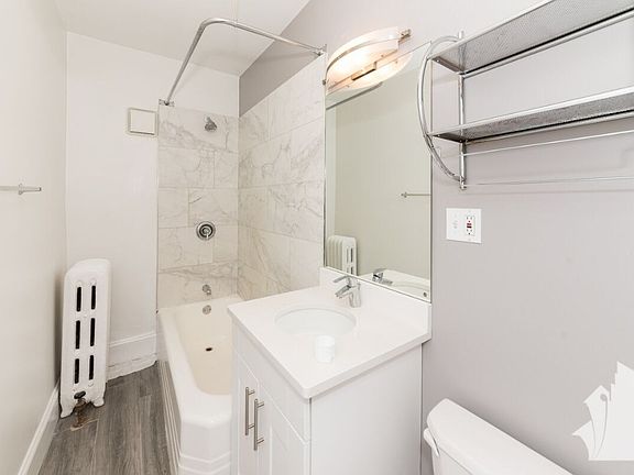 4th image of 625 W Cornelia Ave #2S