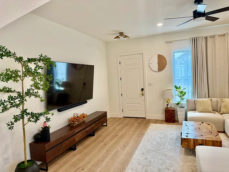 1722 N Olive St — Photo 11