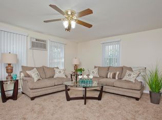 10 Stanley Ct, Chicopee, MA 01020