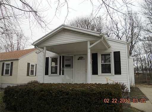 1st image of 1862 Russet Ave