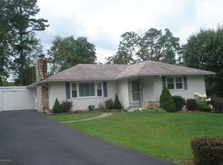 10 Collegewood Ave, Lock Haven, PA 17745
