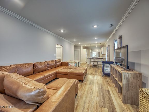 3rd image of 1531 Spring Berry Ln