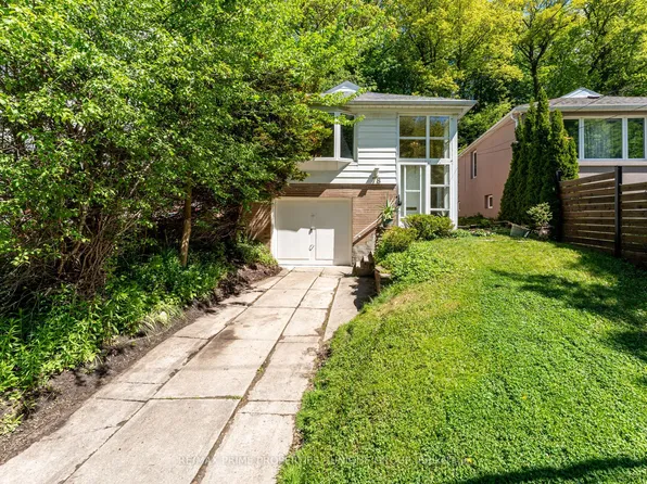 78 Glen Davis Cres, Toronto, ON M4E 1X5