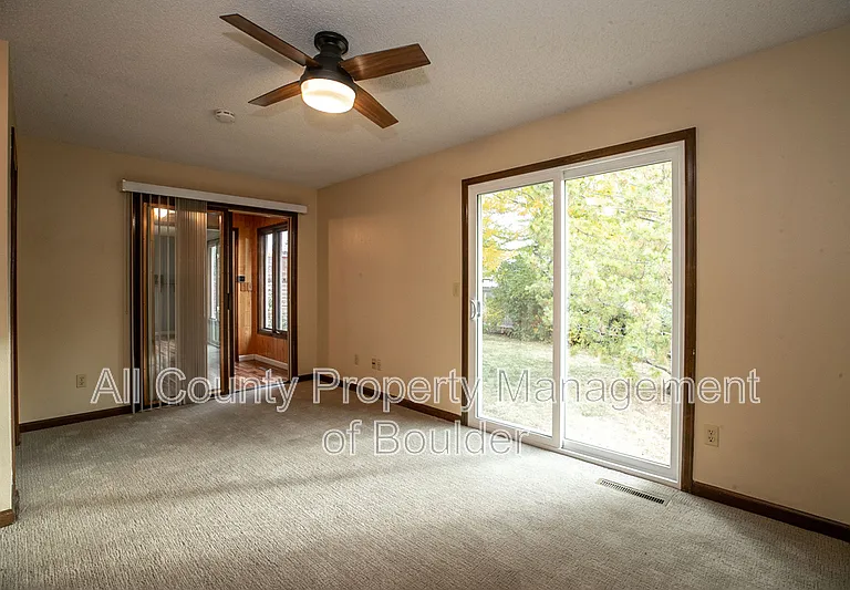 470 W Sutton Cir — Photo 20