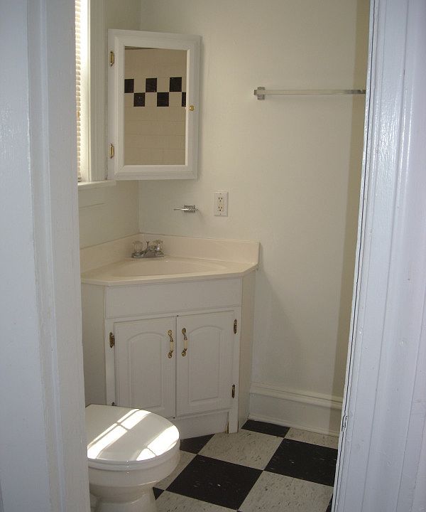 2nd image of 4213 Grove Ave APT 11