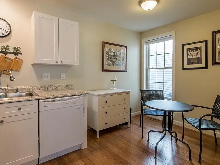 50 Barrington Ave #502 — Photo 8