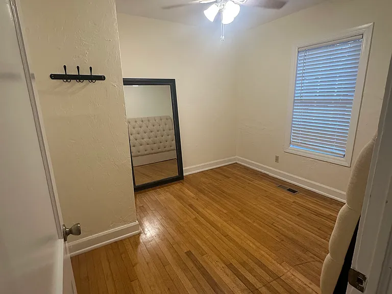 1006 N Duval St — Photo 11