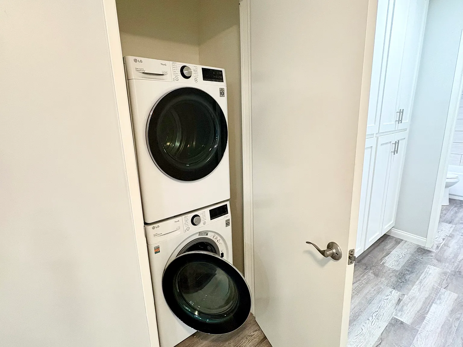 1 bed, 800 sqft, $2,198 — Photo 3