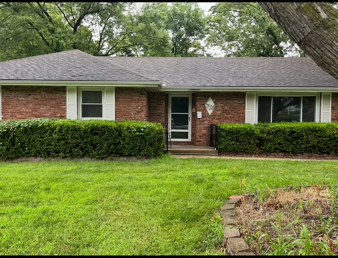 3 bed, 3.5 bath, 2250 sqft, $1,595 — Photo 1