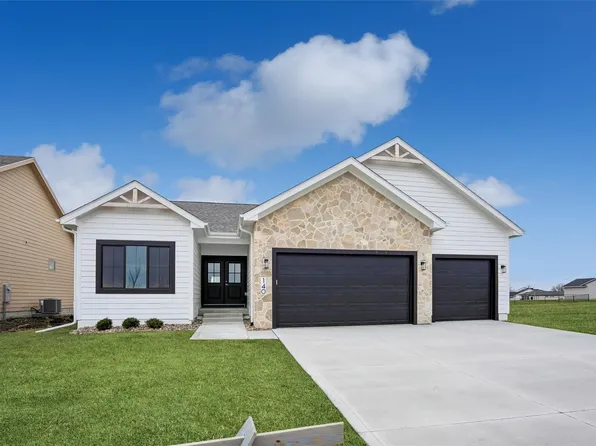 140 NW Crabtree Ln, Waukee, IA 50263