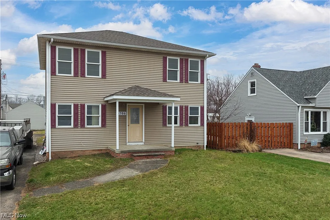 4706 Southwood Dr photo 1