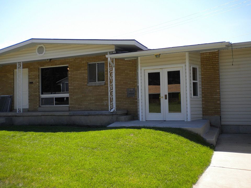 Driveway entrance