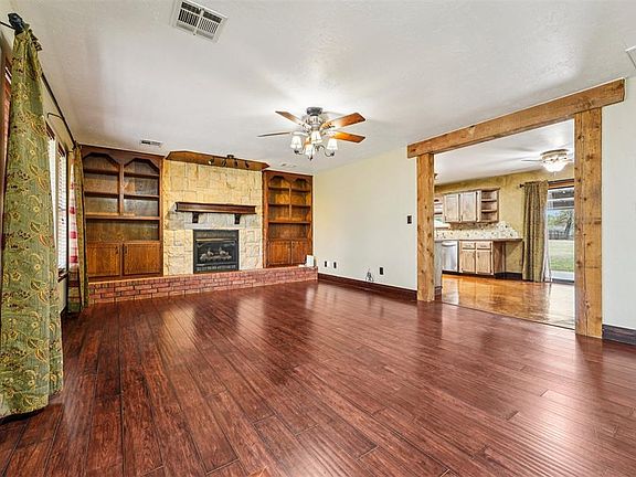 4th image of 7010 Alameda St