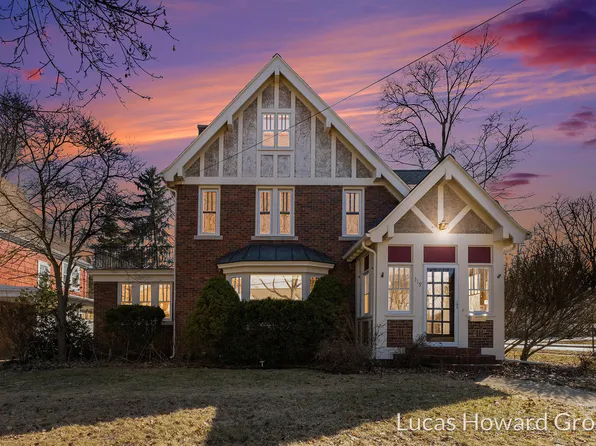 319 W Cass St, Greenville, MI 48838