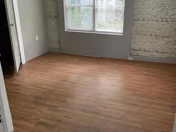 19 Green Oak Rd #B, Asheville, NC 28804