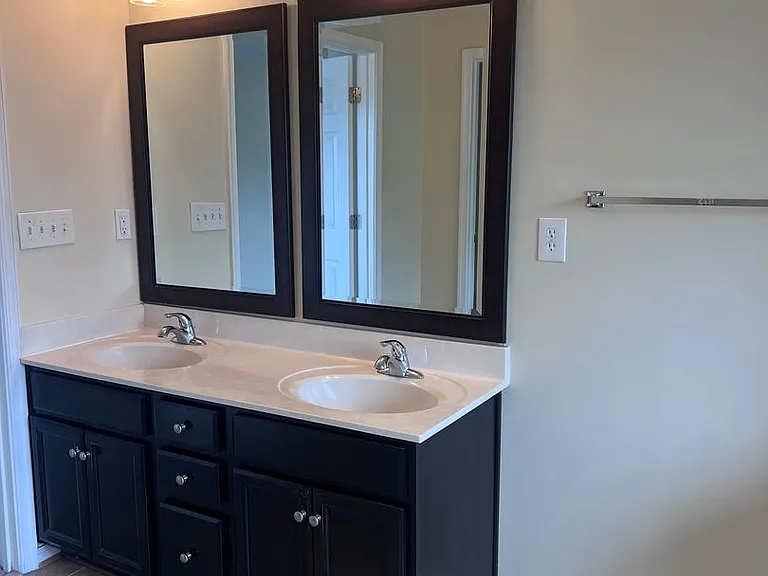 13 Hampshire Glen Pkwy — Photo 23