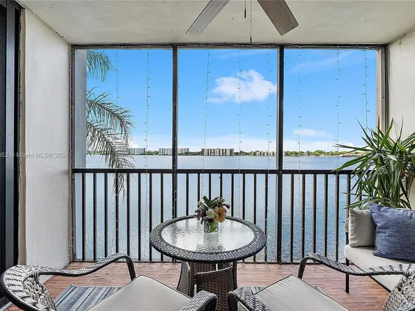 114 Lake Emerald Dr APT 309, Oakland Park, FL 33309