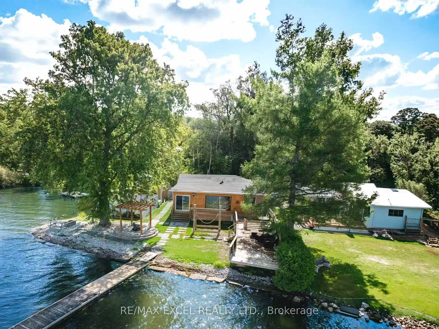 4 bed, $3,000 — Photo 1