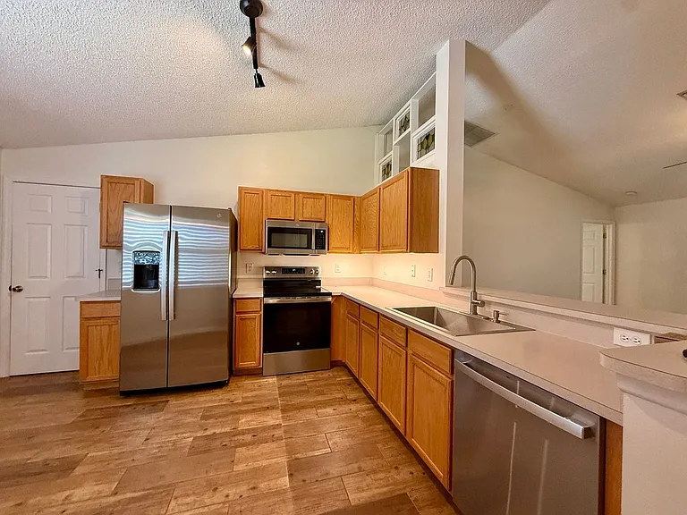 4010 Wilkes Dr — Photo 10