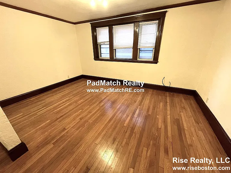 16 Lakeville Rd #6 — Photo 6