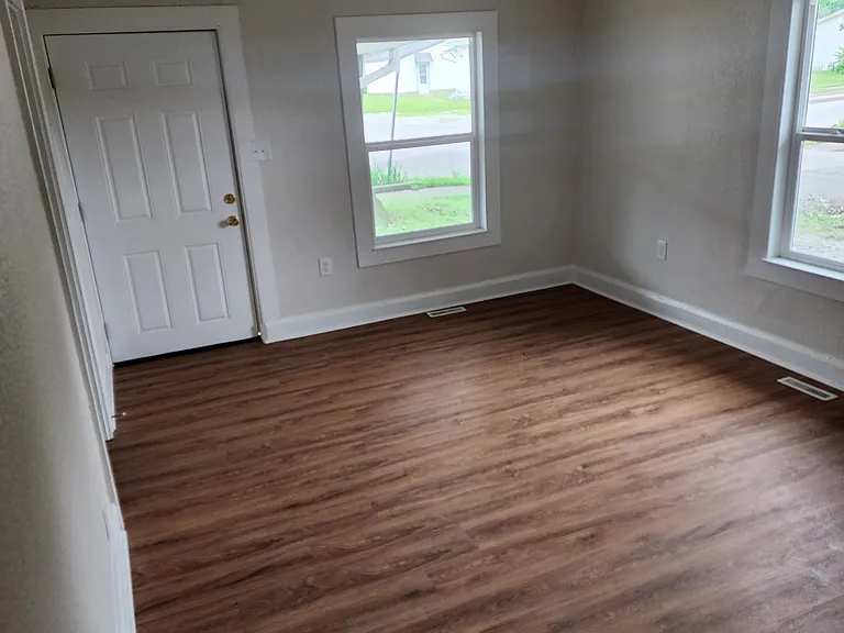 653 N Luett Ave — Photo 6