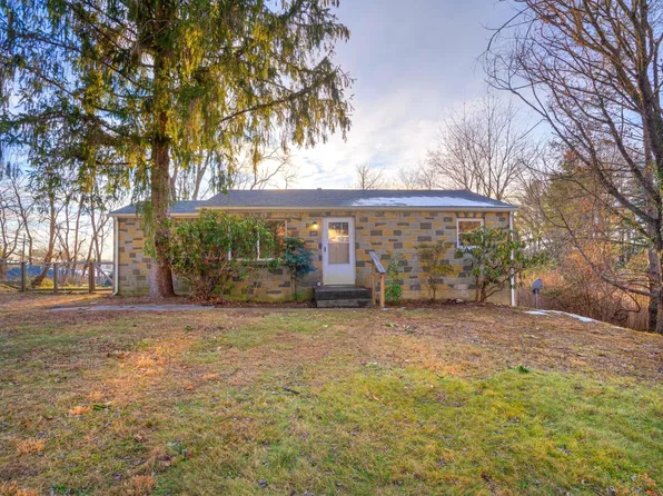 201 Orchard View Ln, Blacksburg, VA 24060