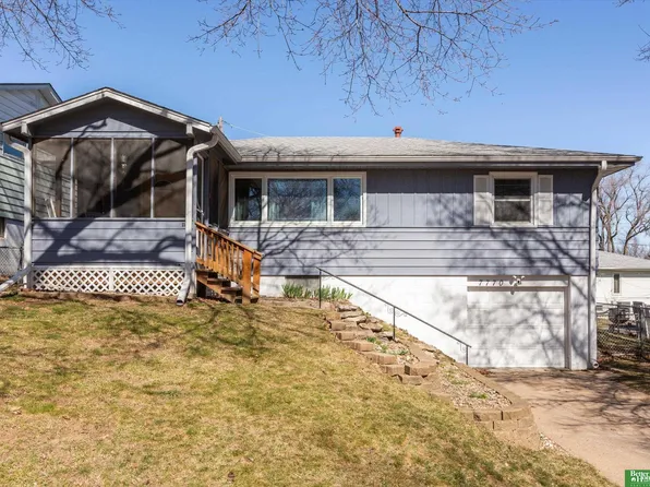 7770 Hamilton St, Omaha, NE 68114