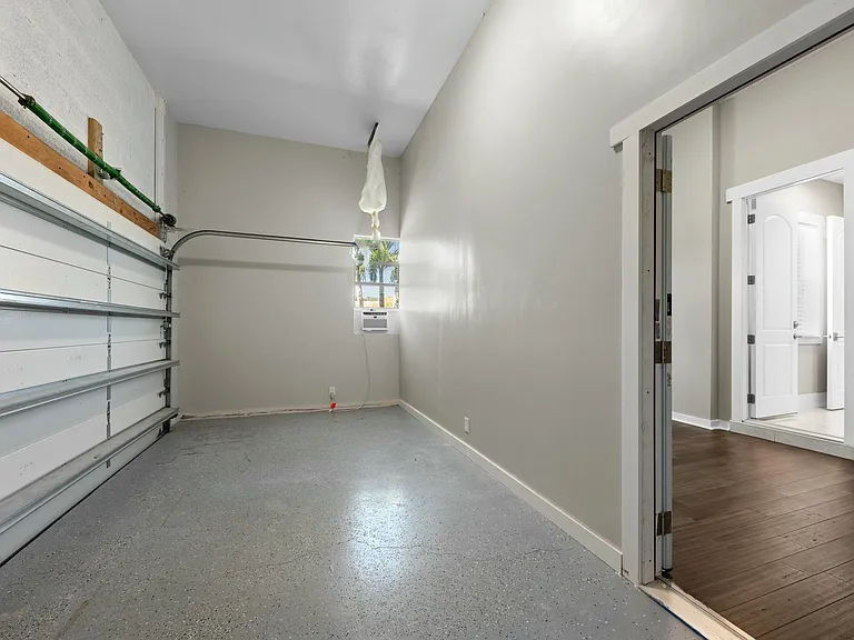 15503 Temple Blvd — Photo 41