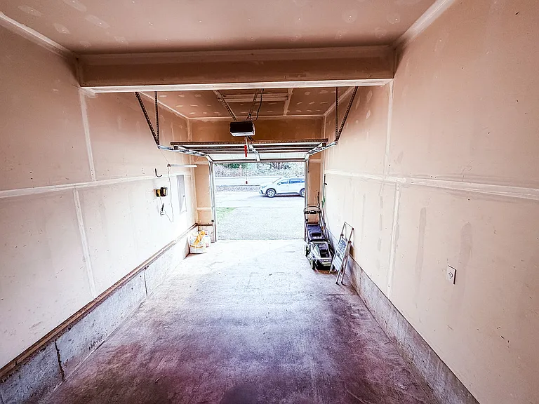 1 car garage