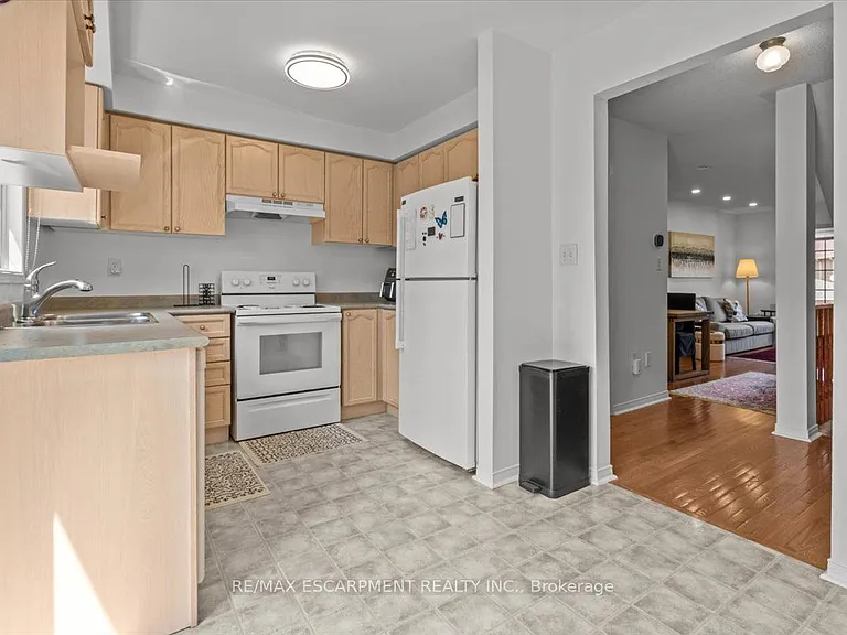 373 Fairgate Way — Photo 6
