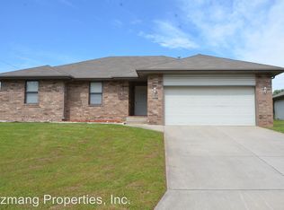 405 Spruce Ave, Nixa, MO 65714