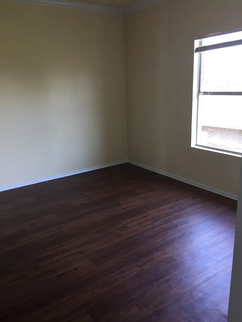 Edgecreek Condo for Lease — Photo 4
