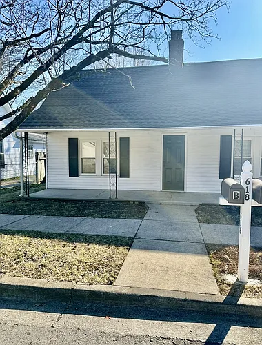 618 E Vine St Photo 1