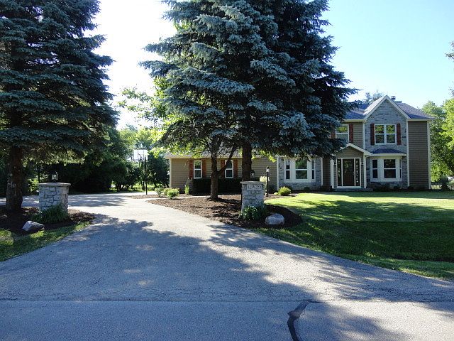 1st image of 42W285 Foxfield Dr
