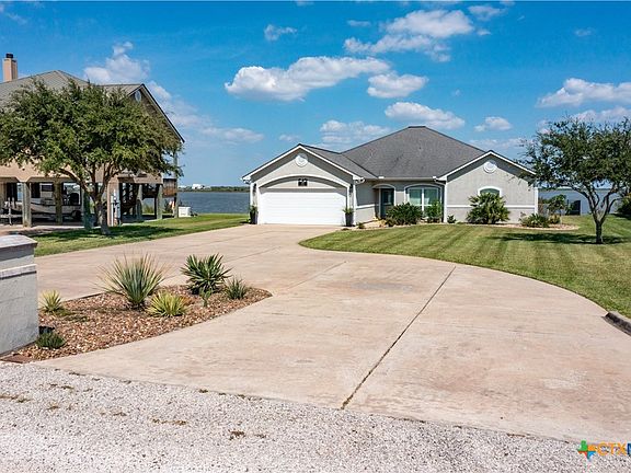 3rd image of 68 Blue Heron Dr N