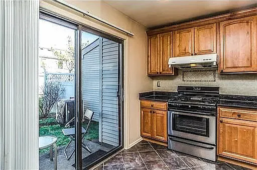 513 Sheffield Ct #513 — Photo 2