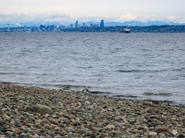 1035 Colchester Drive SE, Port Orchard, WA 98366