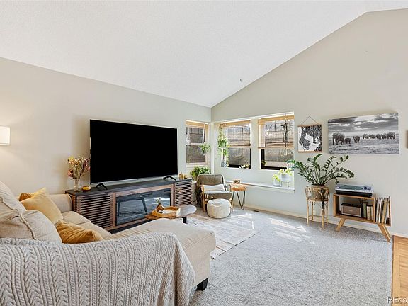3rd image of 1125 Greenbrier Drive