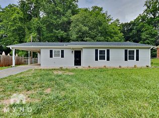 526 Stratford Rd, Troutman, NC 28166