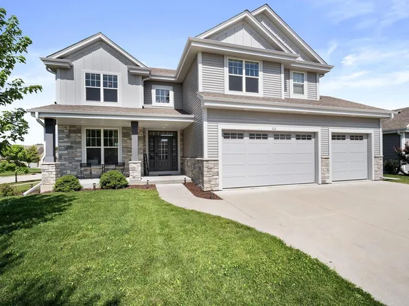 213 Reeds DRIVE, West Bend, WI 53095