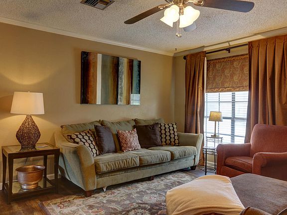 5th image of 105 Saint James Dr