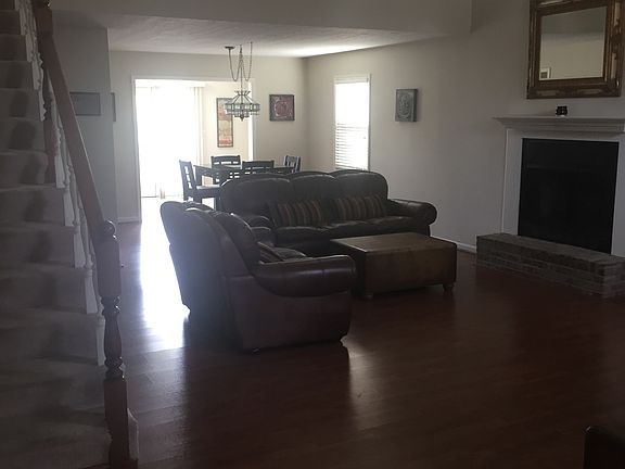 4th image of 1720 Plaza Dr